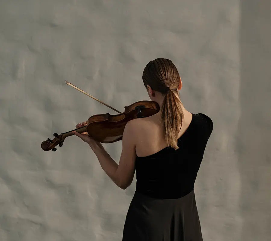 How does your violin produce sound?