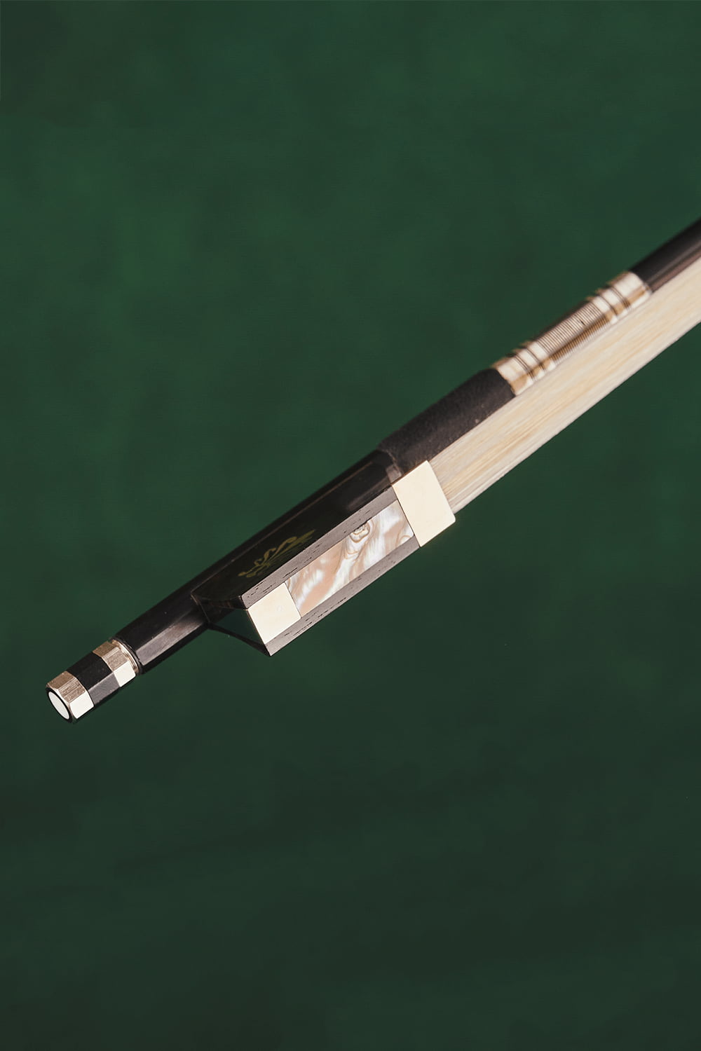 4/4 Carbon Fiber Violin Bow B233 (Carved Frog)