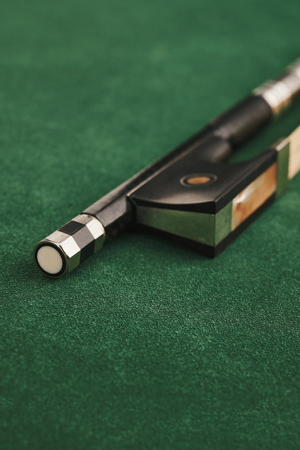 Bold Pattern Carbon FiberViolin Bow B205