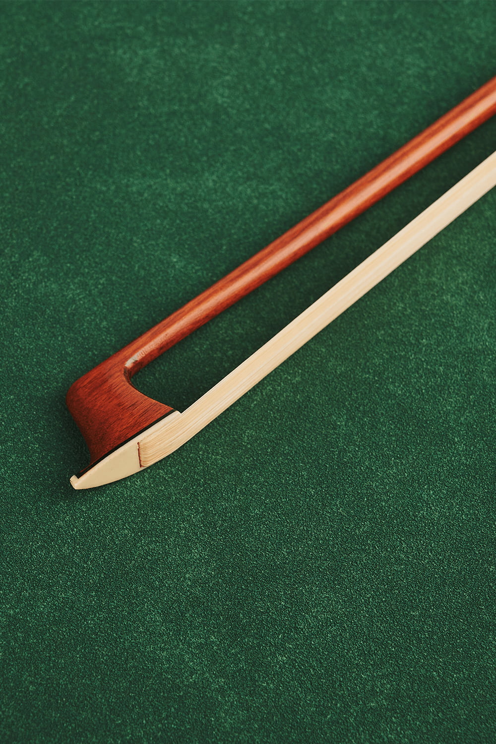 Heritage Series 2-Star Pernambuco Violin Bow B230