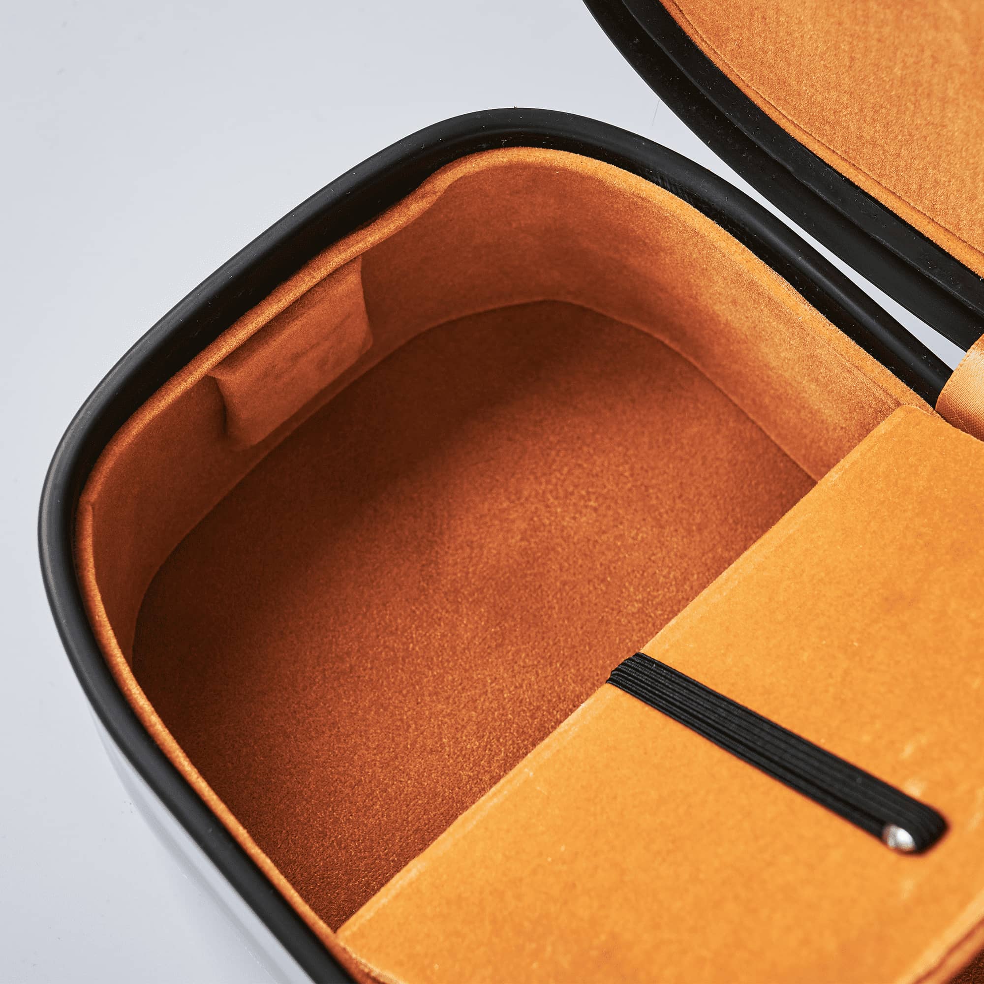 Silver Arc Violin Case CT21 (Durable, Protective, and Stylish)
